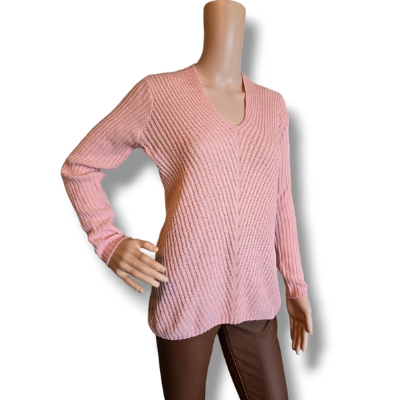 STREETWEAR SOCIETY Women's Mauve Ribbed V-neck Sweater - Picture 14 of 16